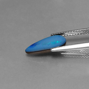 Doublet d'opale multicolore naturelle forme fantaisie, 1,30 ct, opaque