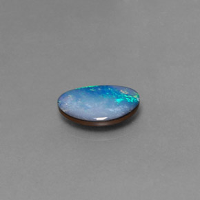 Doublet d'opale multicolore naturelle forme fantaisie, 1,52 ct, opaque