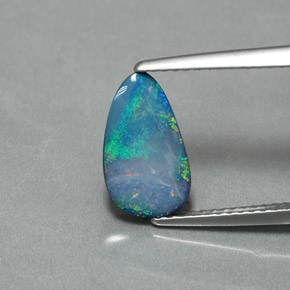 Doublet d'opale multicolore naturelle forme fantaisie, 1,39 ct, opaque