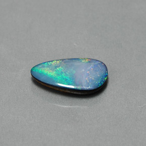 Doublet d'opale multicolore naturelle forme fantaisie, 1,39 ct, opaque