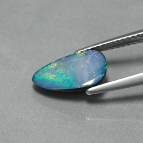 Doublet d'opale multicolore naturelle forme fantaisie, 1,39 ct, opaque