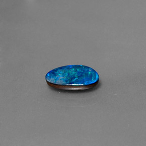 Doublet d'opale multicolore naturelle forme fantaisie, 0,97 ct, opaque