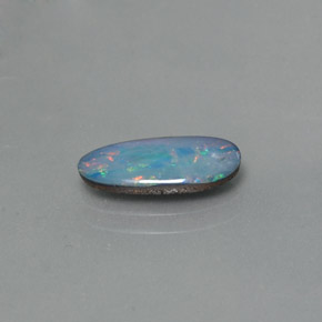 Doublet d'opale multicolore naturelle forme fantaisie, 0,98 ct, opaque