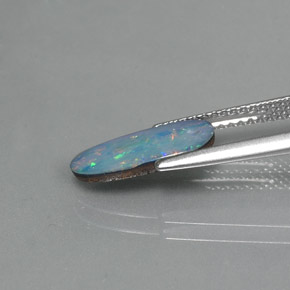 Doublet d'opale multicolore naturelle forme fantaisie, 0,98 ct, opaque
