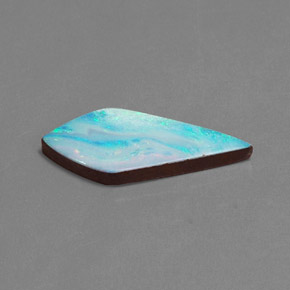 Doublet d'opale multicolore naturelle forme fantaisie, 7,20 ct, opaque
