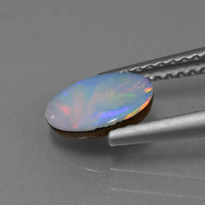 Opale Doublet Multicolore naturelle ovale, 0.69 ct, Opaque