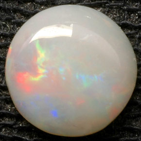 Opale multicolore naturelle coupe roude, 0,52 ct, opaque
