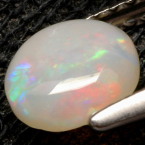 Opale multicolore naturelle coupe roude, 0,52 ct, opaque