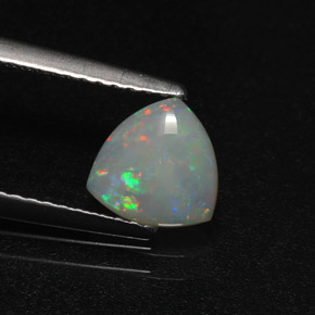 Opale multicolore naturelle trillion, 0,64 ct, translucide