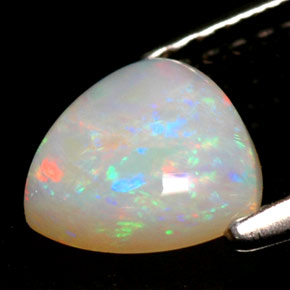 Opale multicolore naturelle transparent, 0,68 ct, transparent / translucide