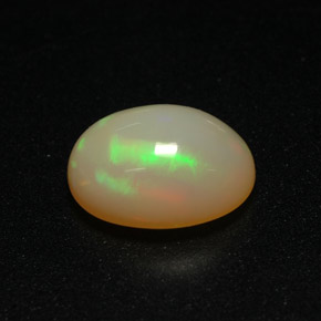 Opale multicolore naturelle coupe ovale, 1,30 ct, translucide