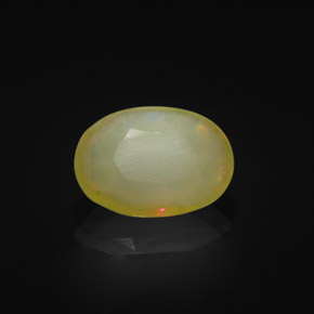 Opale multicolore naturelle coupe ovale, 1,52 ct, translucide