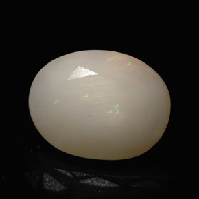 Opale multicolore naturelle coupe ovale, 2,90 ct, translucide