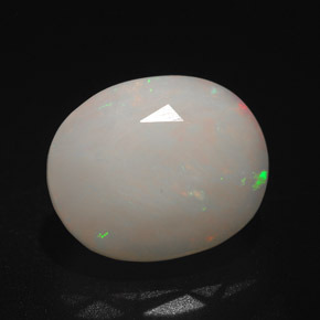 Opale multicolore naturelle coupe ovale, 3,14 ct, translucide