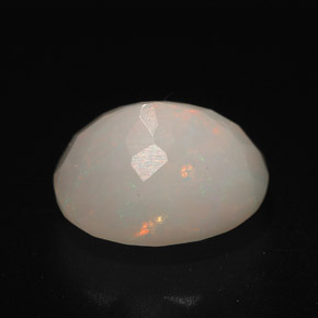 Opale multicolore naturelle coupe ovale, 3,14 ct, translucide