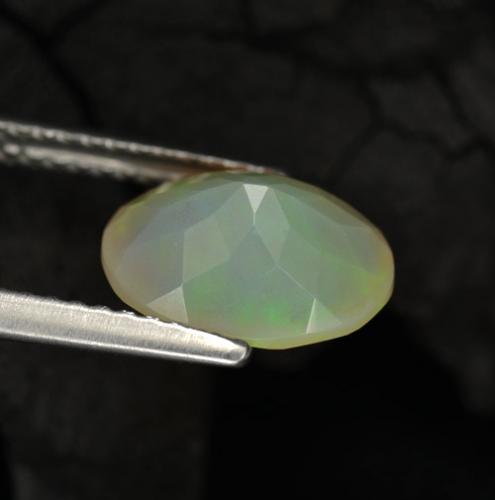 Opale Multicolore naturelle ovale, 1.33 ct, Translucide