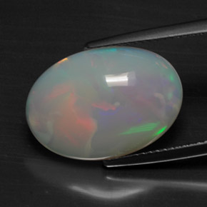 Opale multicolore naturelle coupe ovale, 5,49 ct, opaque