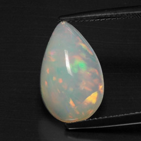 Opale multicolore naturelle en forme de poire, 3,87 ct, translucide