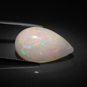 Opale multicolore naturelle en forme de poire, 7,38 ct, opaque