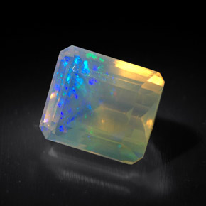 Opale multicolore naturelle transparent, 2,06 ct, transparent / translucide