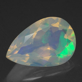 Opale multicolore naturelle en forme de poire, 2,80 ct, transparent