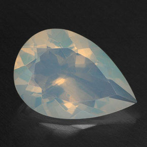Opale multicolore naturelle en forme de poire, 2,61 ct, transparent