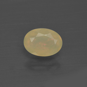 Opale multicolore naturelle coupe ovale, 0,48 ct, translucide