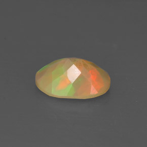 Opale multicolore naturelle transparent, 0,69 ct, transparent / translucide
