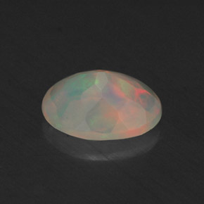Opale multicolore naturelle transparent, 0,64 ct, transparent / translucide