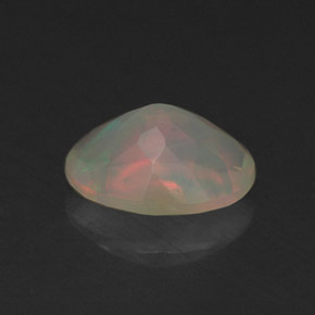 Opale multicolore naturelle transparent, 0,64 ct, transparent / translucide