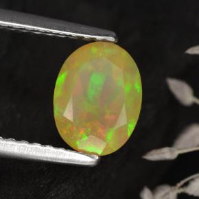 Opale multicolore naturelle coupe ovale, 0,70 ct, translucide