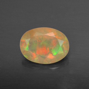 Opale multicolore naturelle coupe ovale, 0,87 ct, translucide