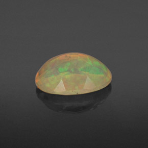 Opale multicolore naturelle transparent, 0,66 ct, transparent / translucide