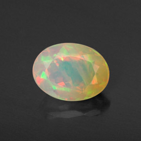 Opale multicolore naturelle coupe ovale, 0,87 ct, translucide