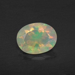 Opale multicolore naturelle coupe ovale, 0,73 ct, translucide