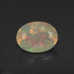 Opale multicolore naturelle coupe ovale, 0,93 ct, translucide