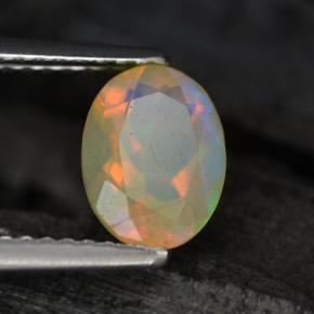 Opale multicolore naturelle coupe ovale, 0,88 ct, translucide