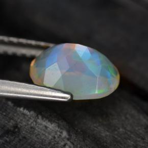 Opale multicolore naturelle coupe ovale, 0,88 ct, translucide