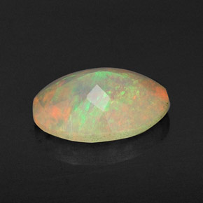 Opale multicolore naturelle transparent, 0,66 ct, transparent / translucide