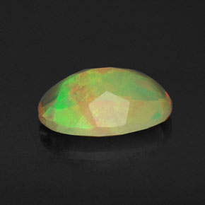 Opale multicolore naturelle transparent, 0,72 ct, transparent / translucide