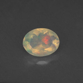 Opale multicolore naturelle coupe ovale, 0,77 ct, transparent