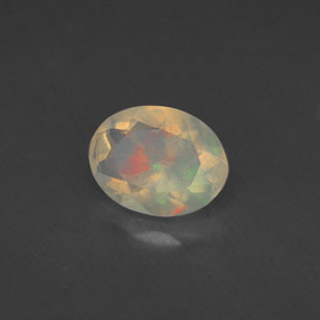 Opale multicolore naturelle coupe ovale, 0,77 ct, transparent