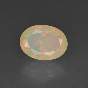 Opale multicolore naturelle coupe ovale, 0,78 ct, translucide