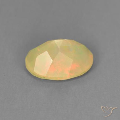 Opale Multicolore naturelle ovale, 0.76 ct, Translucide