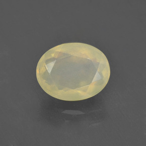 Opale multicolore naturelle coupe ovale, 1,20 ct, translucide