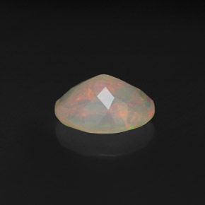 Opale multicolore naturelle coupe ovale, 1,54 ct, transparent