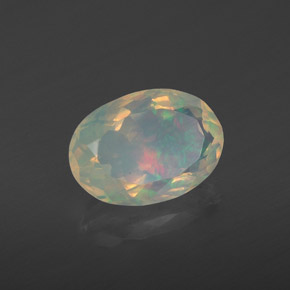 Opale multicolore naturelle coupe ovale, 1,92 ct, transparent