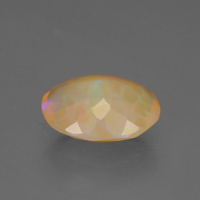 Opale multicolore naturelle coupe ovale, 1,29 ct, translucide