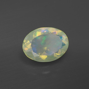Opale multicolore naturelle coupe ovale, 1,48 ct, transparent