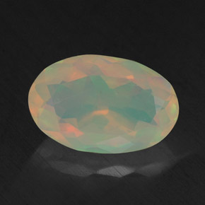 Opale multicolore naturelle coupe ovale, 1,72 ct, transparent